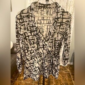 Excellent Condition Perseptions Concept Black and White Career Too Small